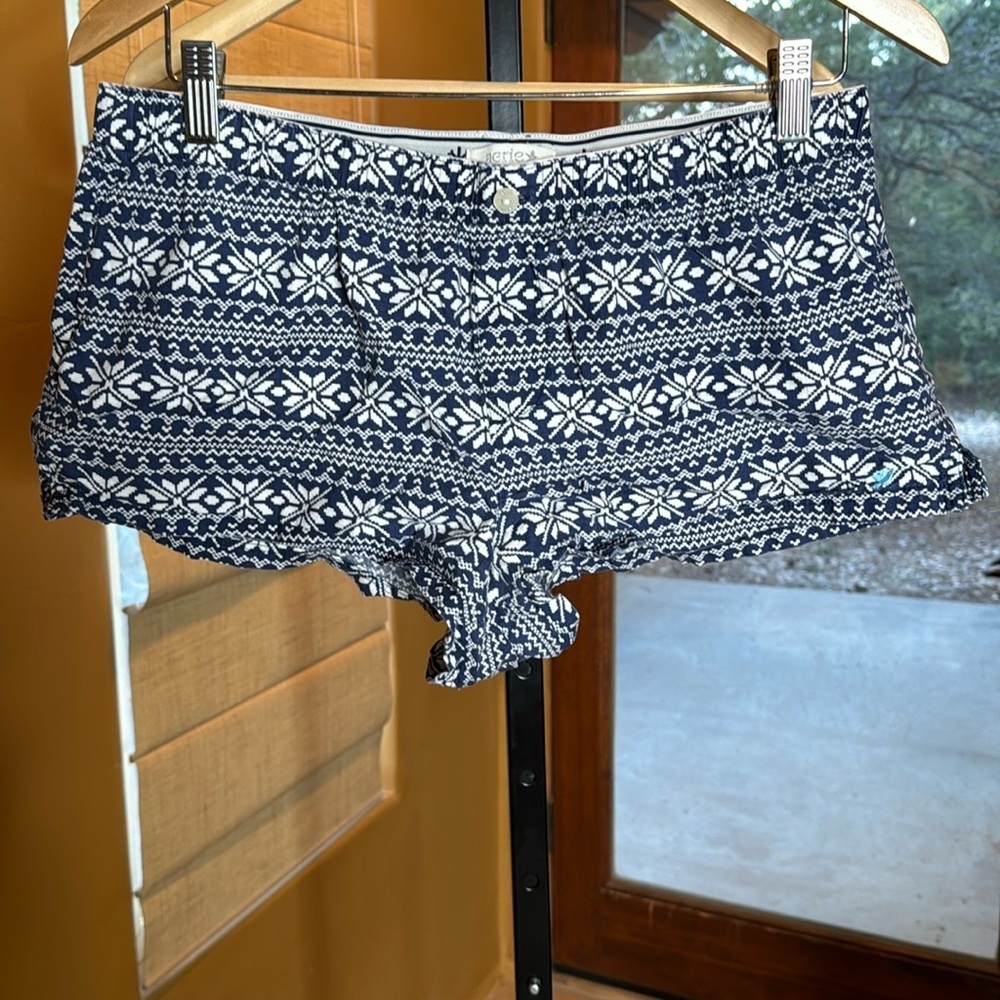 Aerie Blue White Snowflake Pajama Shorts Nordic Fair Isle Lounge Size Medium - Picture 3 of 8